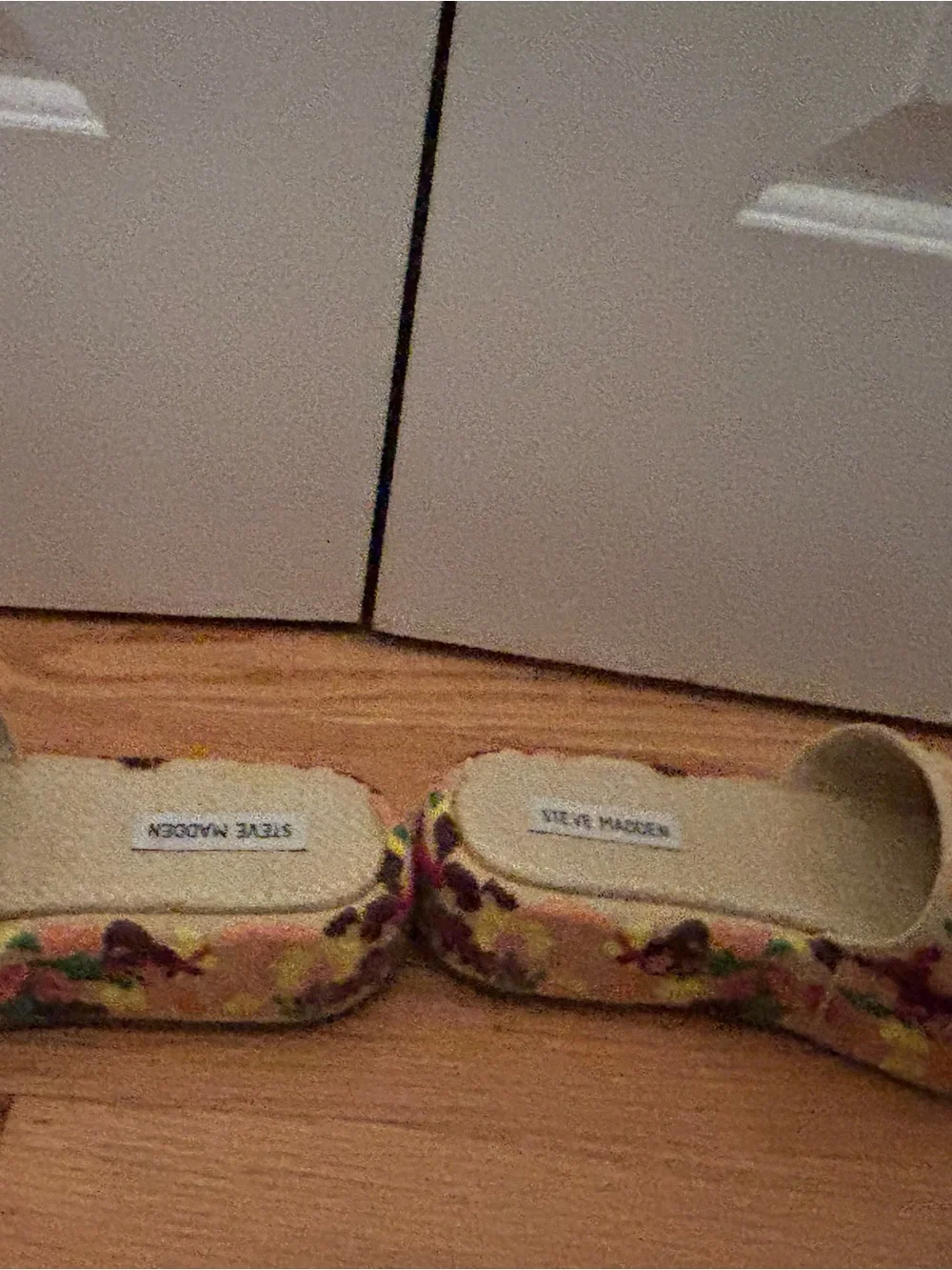 Steve Madden Cream Floral Embroidered Slide Sandals
